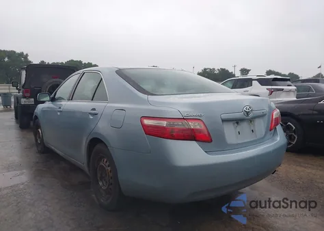 2007 Toyota Camry Le z USA, uszkodzony, nr VIN 4T1BE46K77U594241